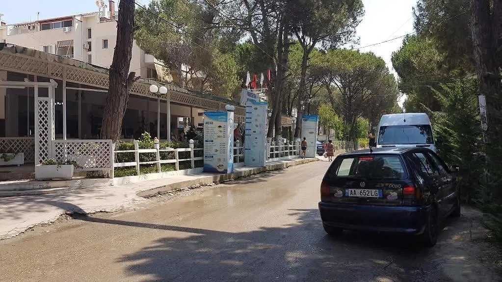 Akileda Hotel Kryemëdhej