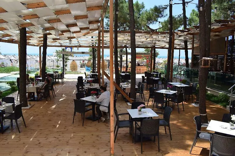 Akileda Hotel Kryemëdhej 3*,  Albania