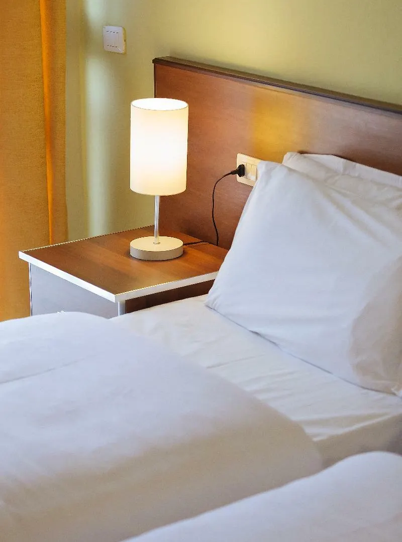Akileda Hotel Kryemëdhej